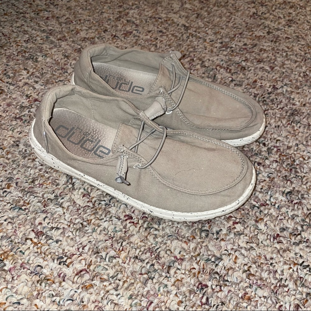 Tanish Gray hey dude‘s